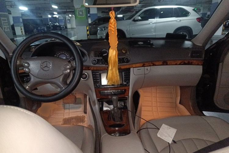 Used Mercedes-Benz E-Class 2007 E 230 Elegant Model Center Console