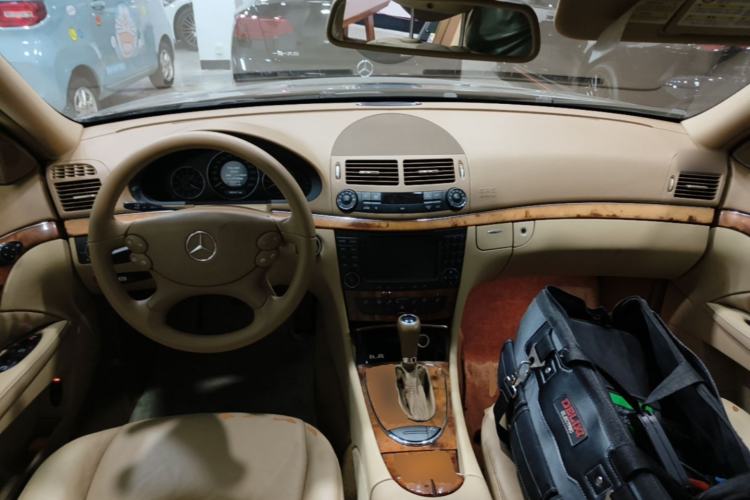 Used Mercedes-Benz E-Class 2007 E 230 Elegant Model Center Console