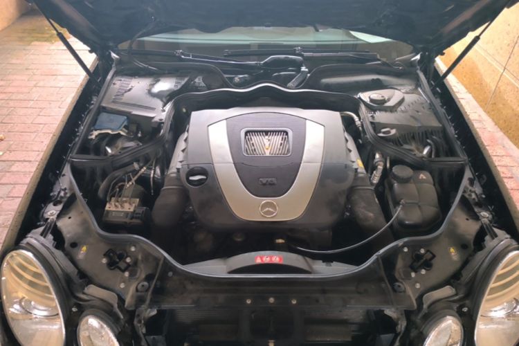 Used Mercedes-Benz E-Class 2007 E 280 Fashion Model Engine Bay