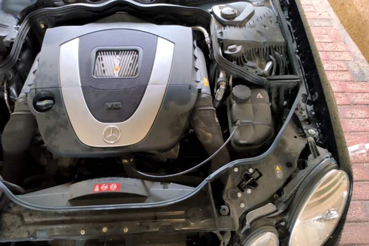 Used Mercedes-Benz E-Class 2007 E 280 Fashion Model Engine Bay Left