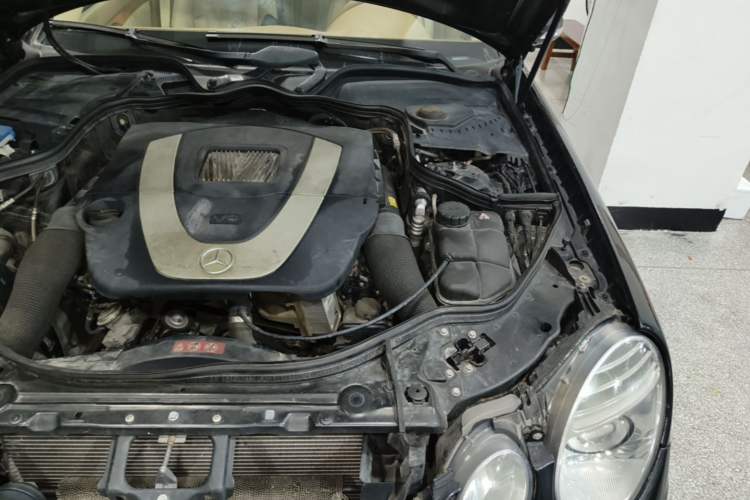 Used Mercedes-Benz E-Class 2007 E 230 Elegant Model Engine Bay Left