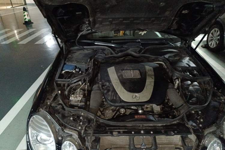 Used Mercedes-Benz E-Class 2007 E 230 Elegant Model Engine Bay Right