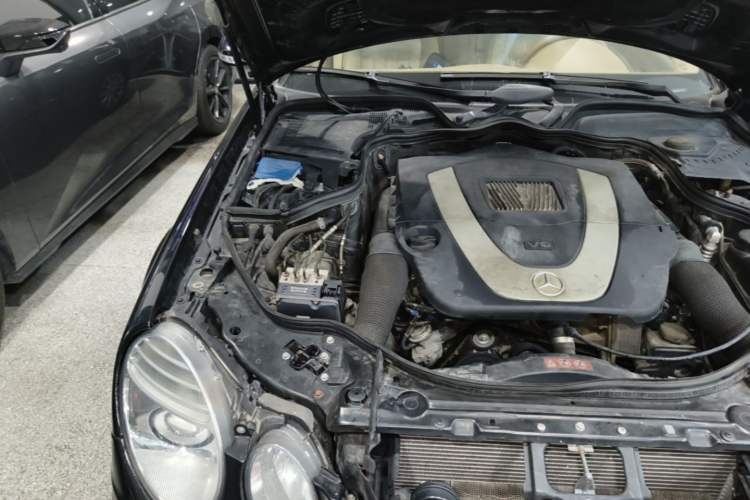 Used Mercedes-Benz E-Class 2007 E 230 Elegant Model Engine Bay Right