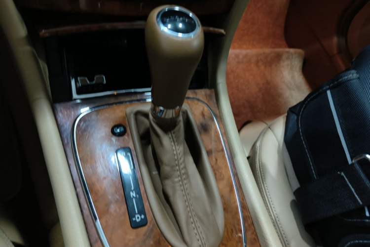 Used Mercedes-Benz E-Class 2007 E 230 Elegant Model Gear Lever