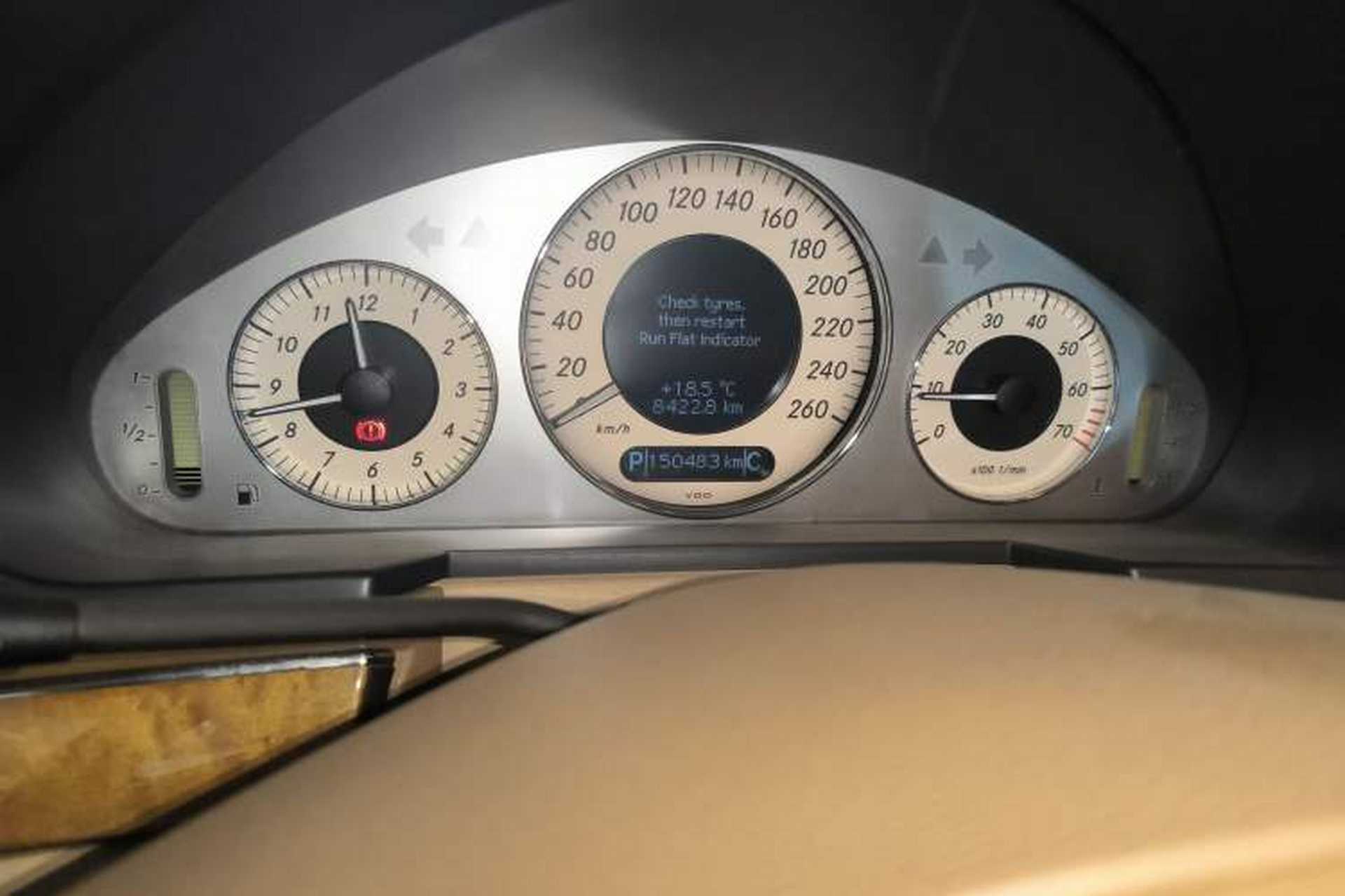Used Mercedes-Benz E-Class 2007 E 280 Fashion Model Odometer Close Up