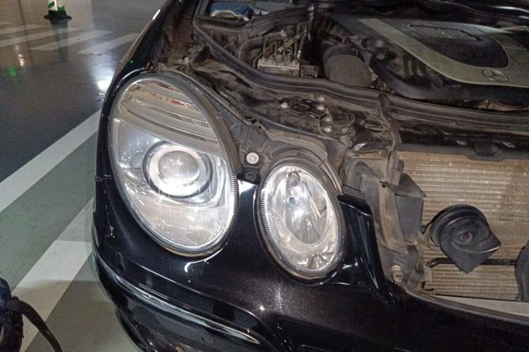 Used Mercedes-Benz E-Class 2007 E 230 Elegant Model Right Front Headlight