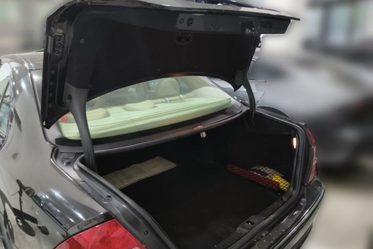 Used Mercedes-Benz E-Class 2007 E 230 Elegant Model Trunk