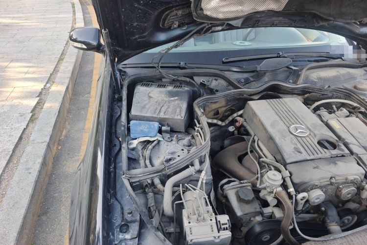 Used Mercedes-Benz E-Class 2007 E 200K Elegant Model Engine Bay Right