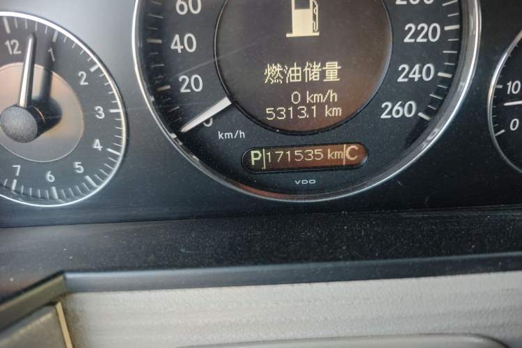 Used Mercedes-Benz E-Class 2007 E 200K Elegant Model Odometer Close Up