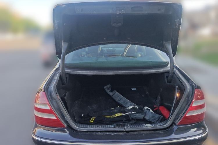Used Mercedes-Benz E-Class 2007 E 200K Elegant Model Trunk