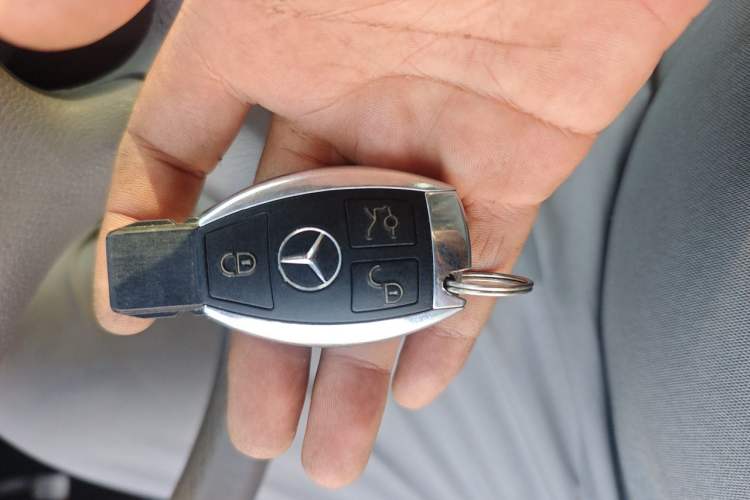 Used Mercedes-Benz E-Class 2007 E 200K Elegant Model Vehicle Key
