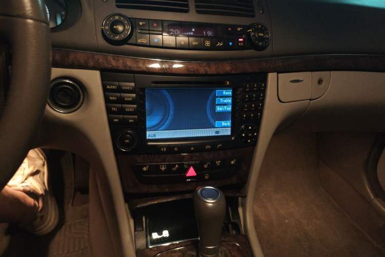 Used Mercedes-Benz E-Class 2007 E 280 Fashion Model Audio And AC Panel