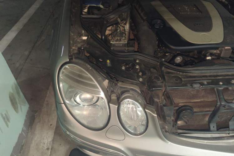 Used Mercedes-Benz E-Class 2007 E 280 Fashion Model Engine Bay Right