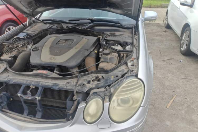 Used Mercedes-Benz E-Class 2007 E 230 Fashion Model Engine Bay Left
