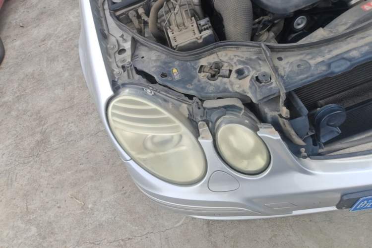 Used Mercedes-Benz E-Class 2007 E 230 Fashion Model Right Front Headlight