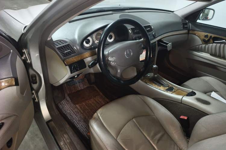 Used Mercedes-Benz E-Class 2007 E 230 Fashion Model Center Console
