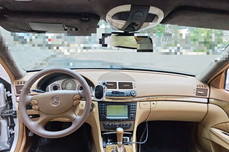 Used Mercedes-Benz E-Class 2007 E 230 Elegant Model Center Console