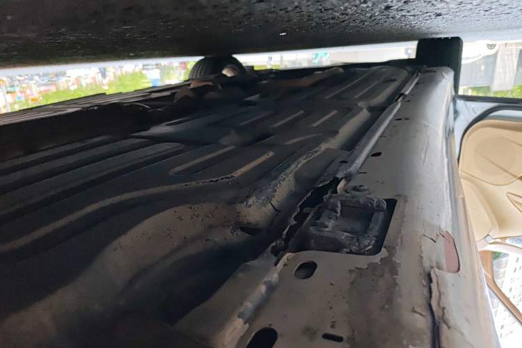 Used Mercedes-Benz E-Class 2007 E 230 Elegant Model Chassis Rear Left