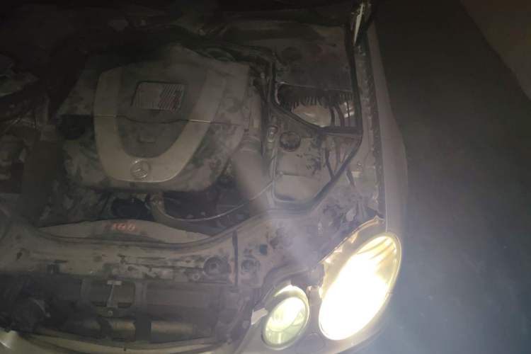 Used Mercedes-Benz E-Class 2007 E 280 Fashion Model Engine Bay Left