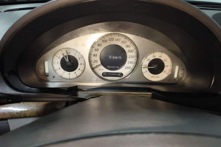 Used Mercedes-Benz E-Class 2007 E 230 Fashion Model Instrument Cluster