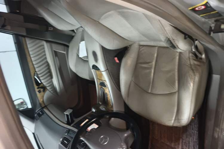 Used Mercedes-Benz E-Class 2007 E 230 Fashion Model Left Front Seat