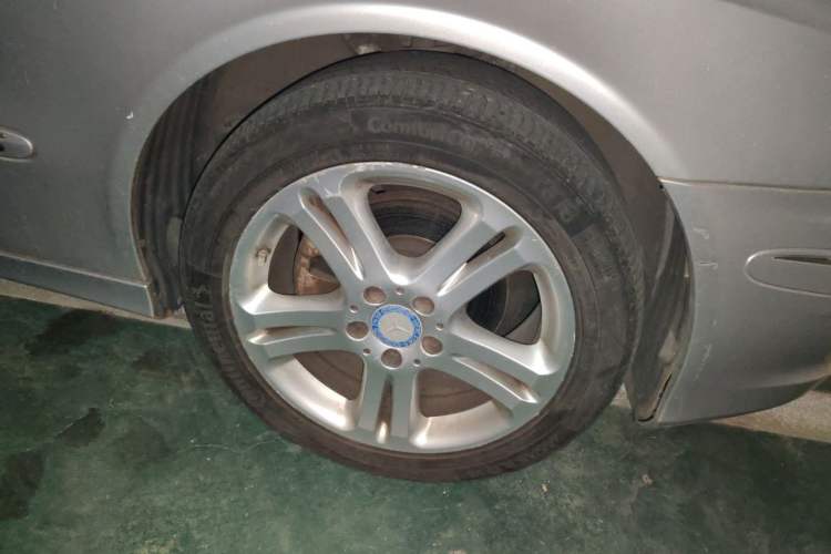 Used Mercedes-Benz E-Class 2007 E 280 Fashion Model Right Front Wheel Hub