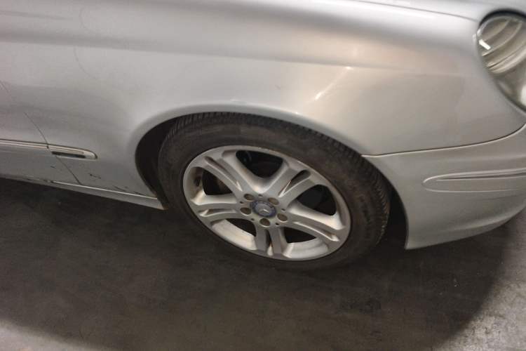 Used Mercedes-Benz E-Class 2007 E 230 Fashion Model Right Front Wheel Hub