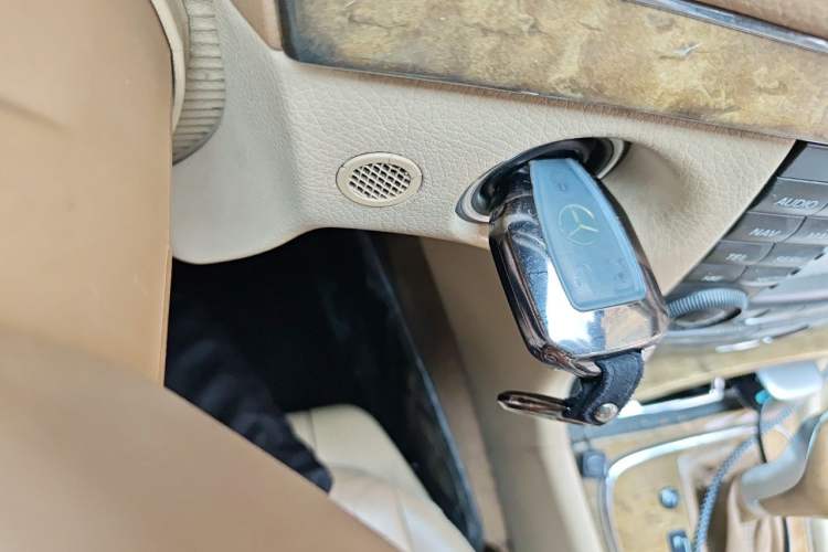 Used Mercedes-Benz E-Class 2007 E 230 Elegant Model Vehicle Key