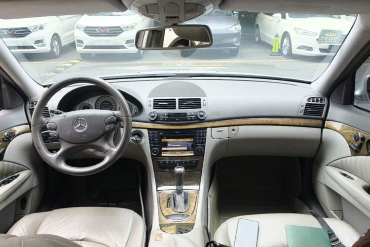 Used Mercedes-Benz E-Class 2008 E 230 Fashion Model Center Console
