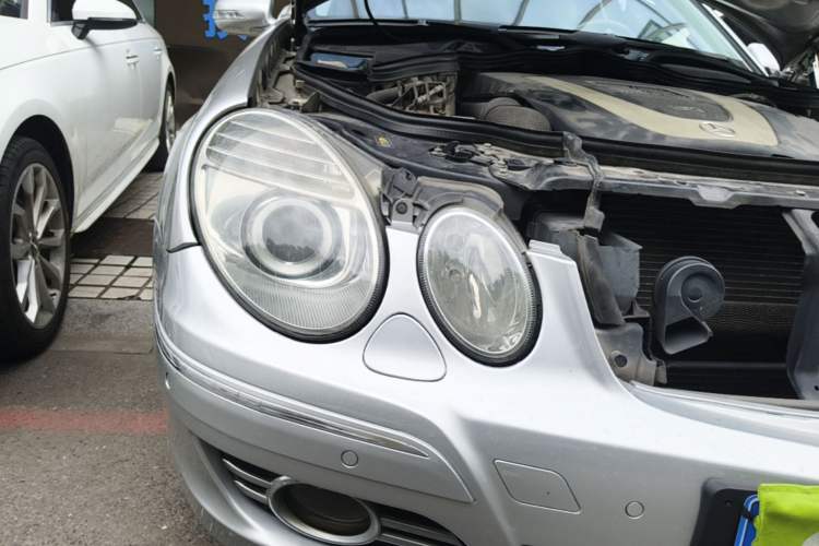 Used Mercedes-Benz E-Class 2008 E 230 Fashion Model Right Front Headlight