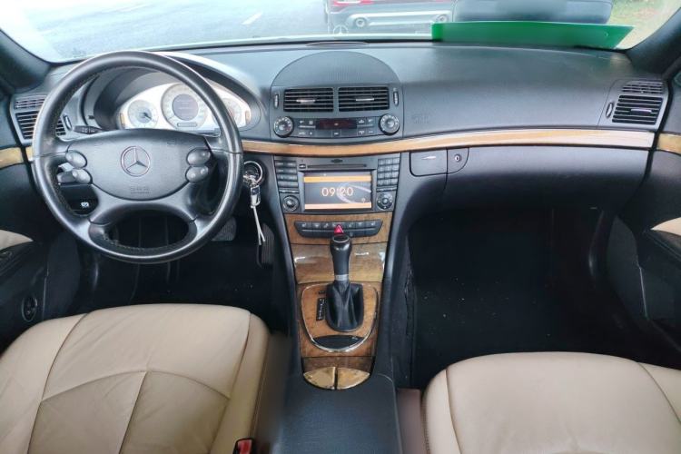 Used Mercedes-Benz E-Class 2008 E 230 Fashion Model Center Console