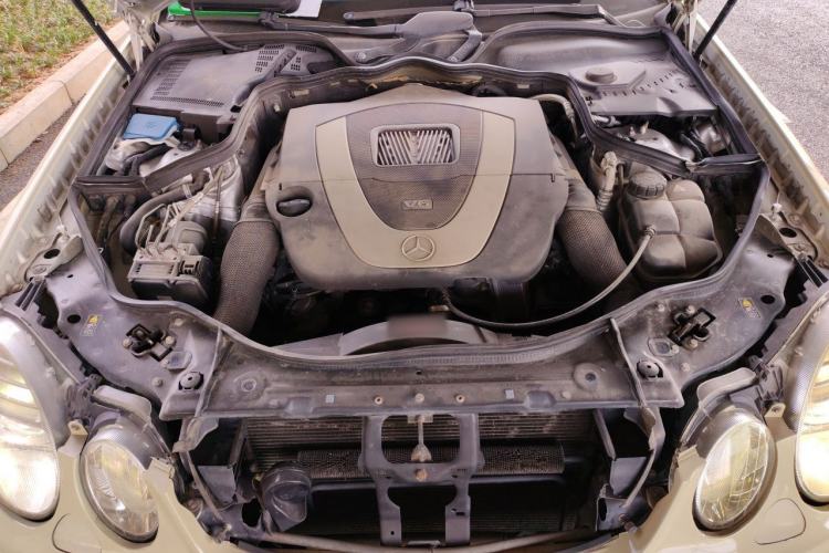 Used Mercedes-Benz E-Class 2008 E 230 Fashion Model Engine Bay