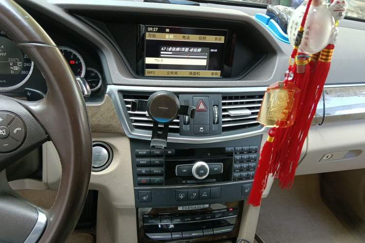 Used Mercedes-Benz E-Class 2009 E 300 Elegant Model Audio And AC Panel