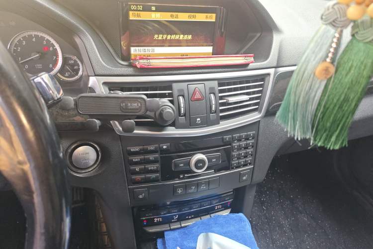 Used Mercedes-Benz E-Class 2009 E 300 Fashion Model Audio And AC Panel