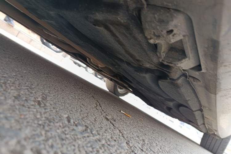 Used Mercedes-Benz E-Class 2009 E 300 Fashion Model Chassis Front Left
