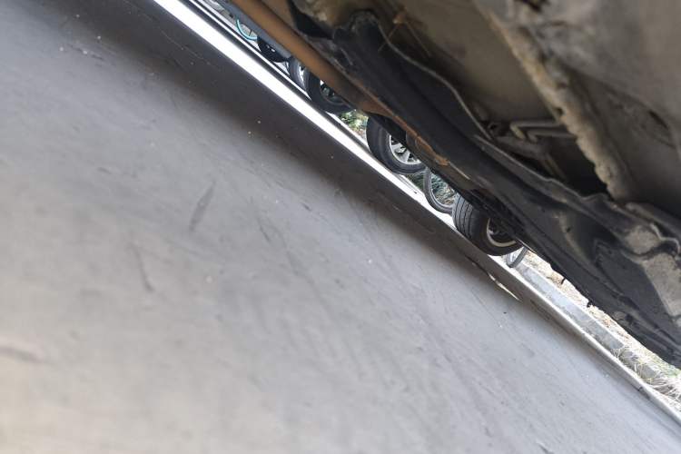 Used Mercedes-Benz E-Class 2009 E 300 Fashion Model Chassis Front Left
