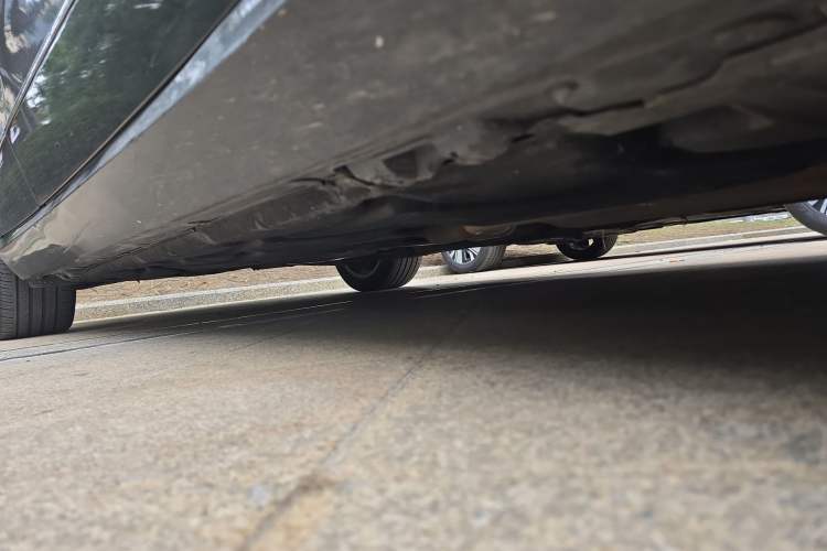 Used Mercedes-Benz E-Class 2009 E 300 Elegant Model Chassis Front Right