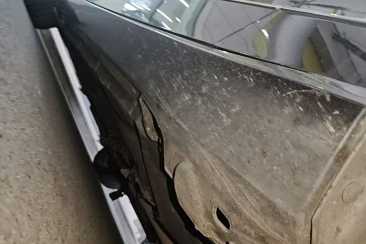 Used Mercedes-Benz E-Class 2009 E 300 Elegant Model Chassis Front Right