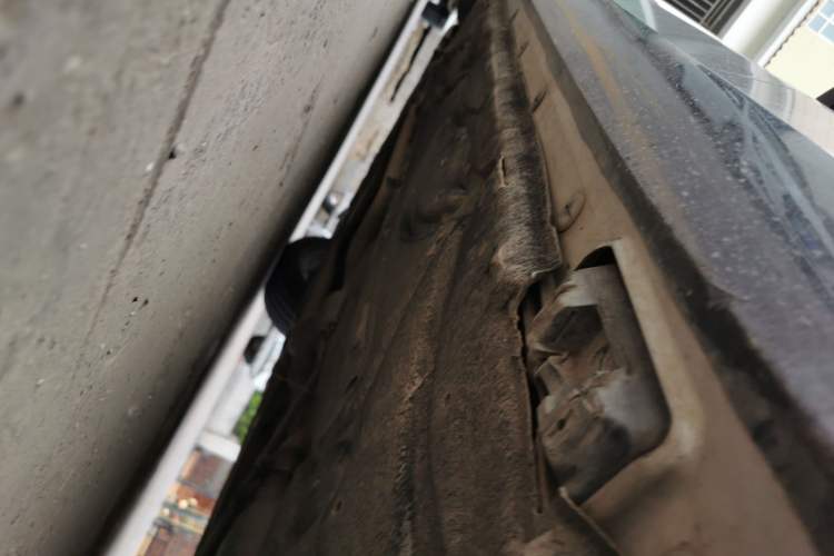 Used Mercedes-Benz E-Class  Chassis Rear Left