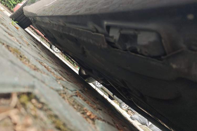 Used Mercedes-Benz E-Class 2009 E 300 Elegant Model Chassis Rear Left