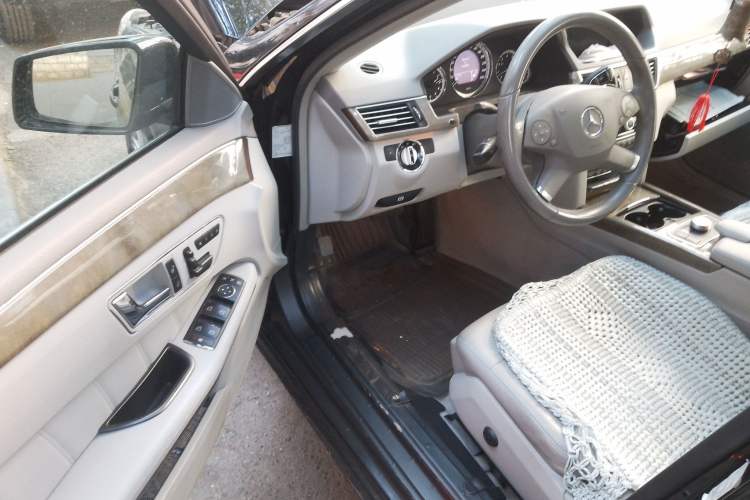 Used Mercedes-Benz E-Class 2009 E 300 Elegant Model Driver Seat