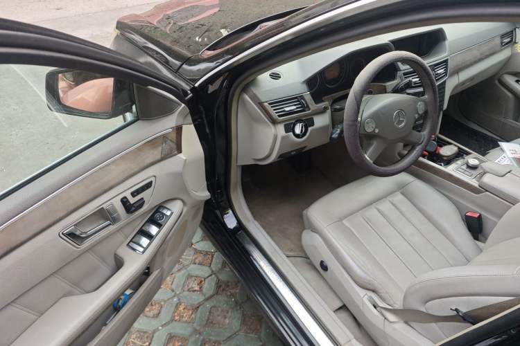 Used Mercedes-Benz E-Class 2009 E 300 Elegant Model Driver Seat