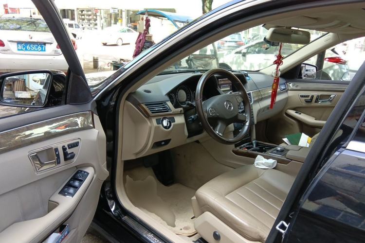 Used Mercedes-Benz E-Class 2009 E 300 Elegant Model Driver Seat
