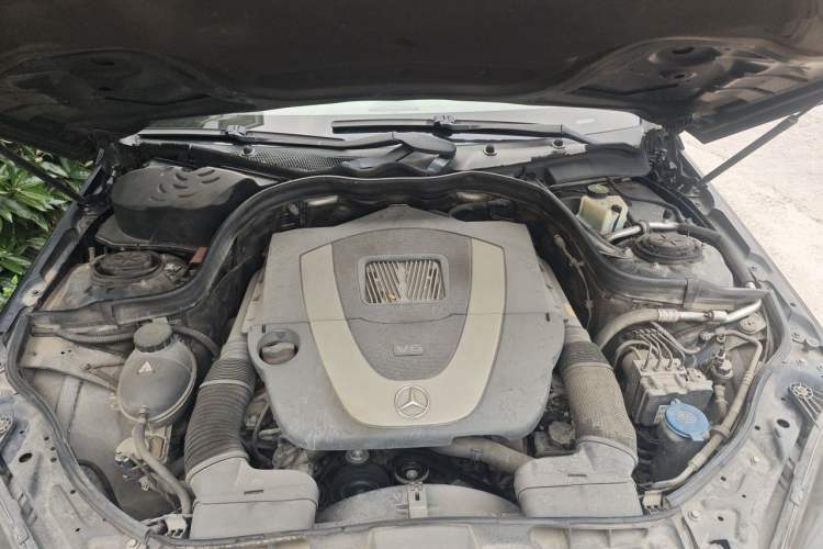 Used Mercedes-Benz E-Class 2009 E 300 Elegant Model Engine Bay