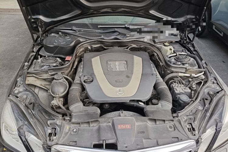 Used Mercedes-Benz E-Class 2009 E 300 Elegant Model Engine Bay