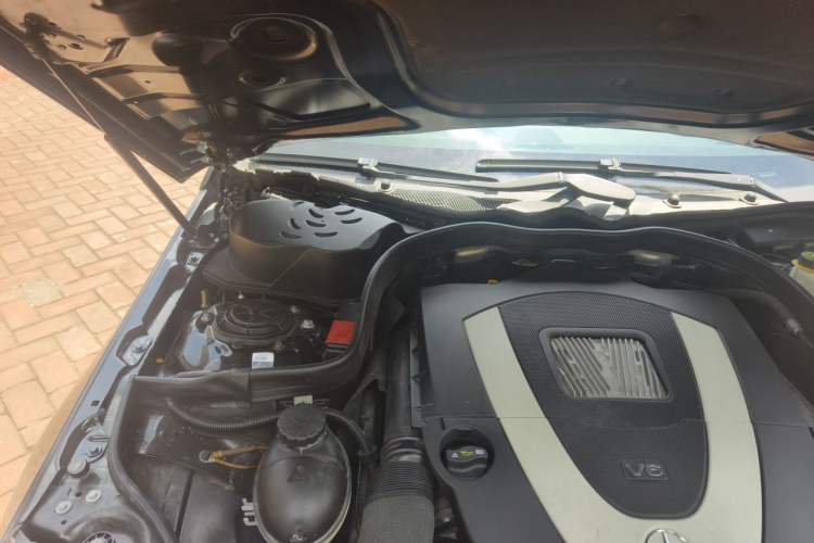 Used Mercedes-Benz E-Class 2009 E 300 Fashion Model Engine Bay Right
