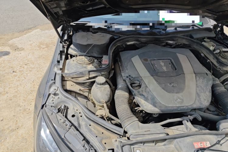 Used Mercedes-Benz E-Class 2009 E 300 Fashion Model Engine Bay Right