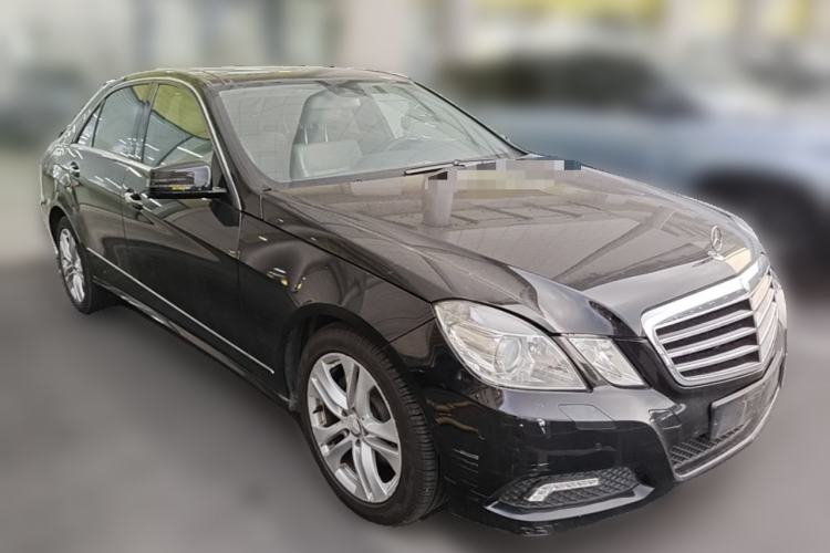 Used Mercedes-Benz E-Class 2009 E 300 Elegant Model Front Right 45 Deg