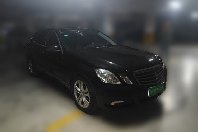Used Mercedes-Benz E-Class 2009 E 300 Fashion Model Front Right 45 Deg