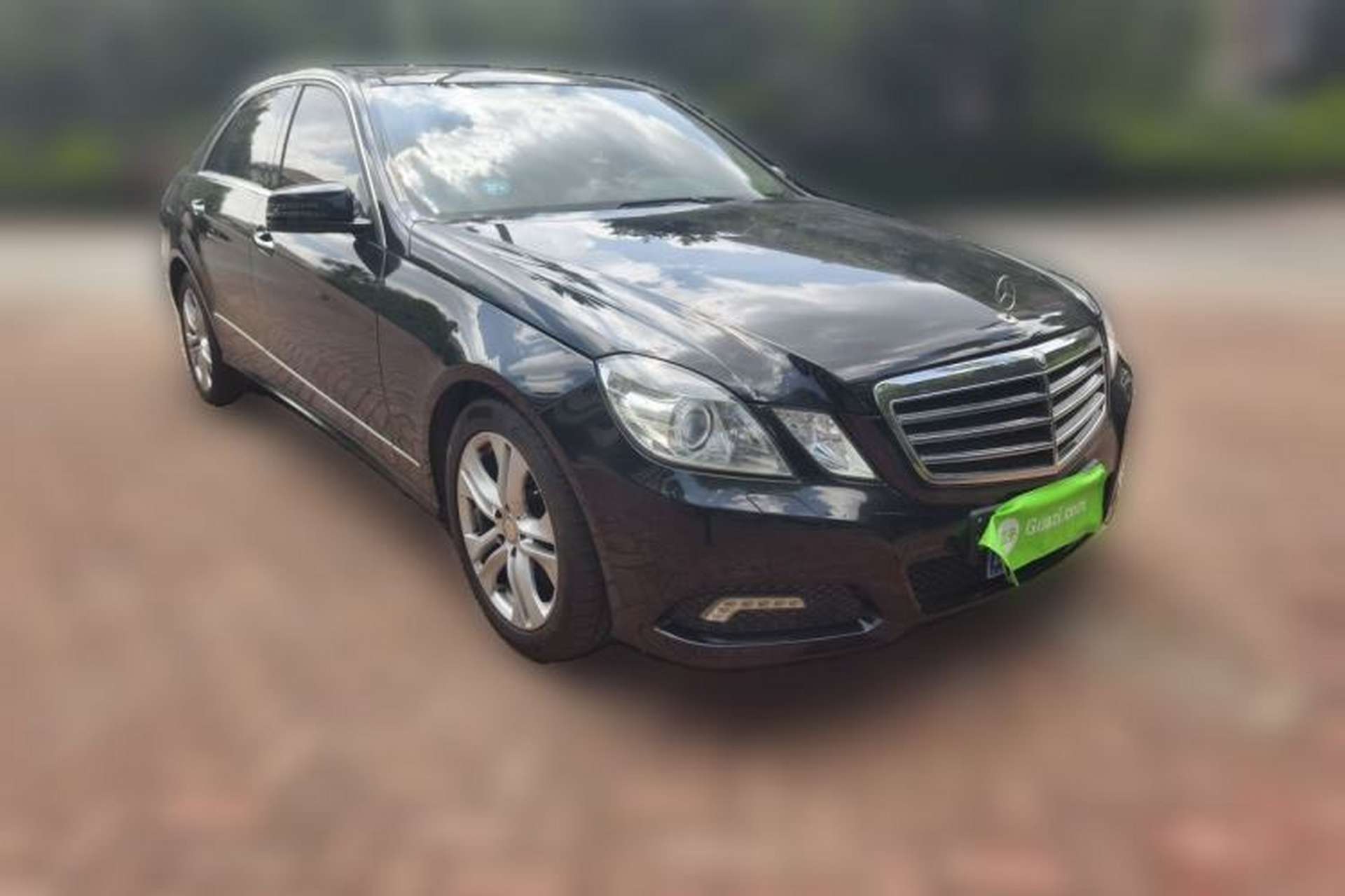 Used Mercedes-Benz E-Class 2009 E 300 Fashion Model Front Right 45 Deg